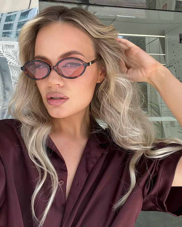 Trendy Oval Sunglasses for Women – Chic & Modern Style