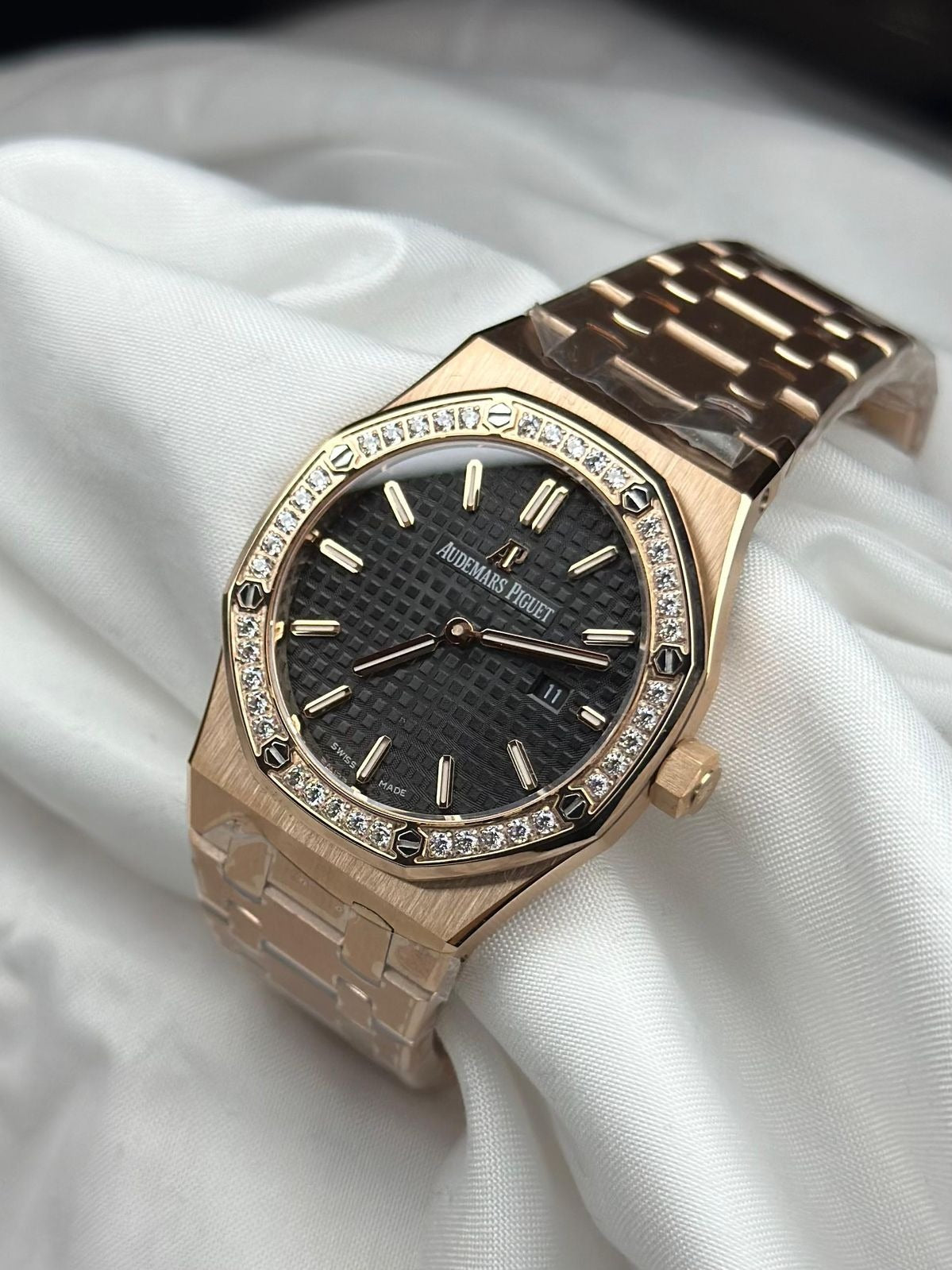 luxury-style gold watch
